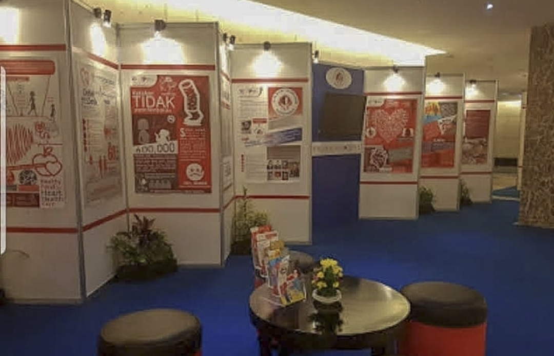 Sewa Panel Foto/Poster 1 Sisi Makassar