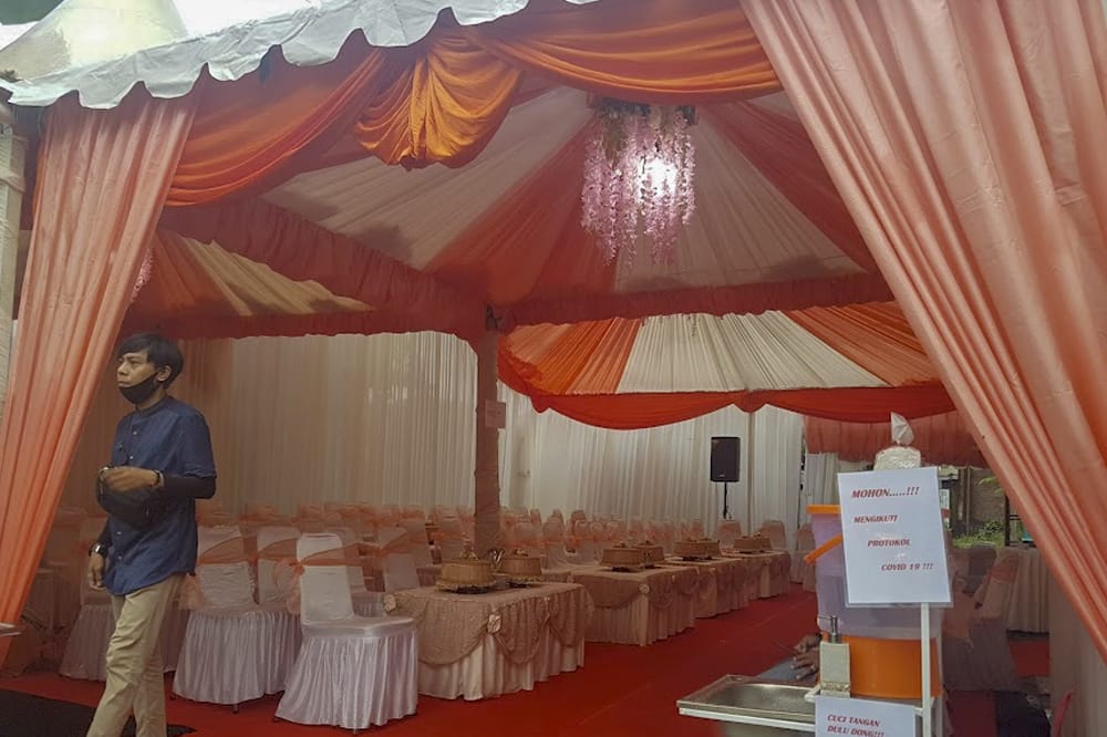 Sewa Tenda Sarnafil 4 x 4 m Dekorasi